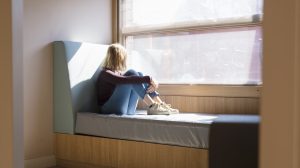 Thumbnail voor Kinderombudsvrouw luidt noodklok over jeugdzorg: 'Gaat te vaak hopeloos mis'
