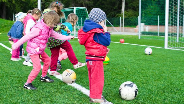 Het lukt de overheid niet om kinderen uit armere gezinnen meer te laten sporten-2