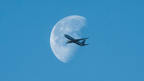 Land je op de verkeerde luchthaven, dan vergoedt de vliegmaatschappij je taxirit