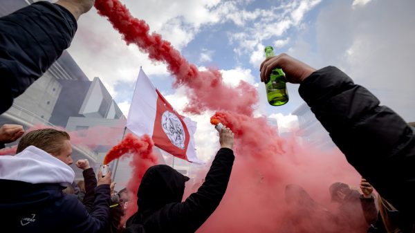Ajax-fans 'Mogelijk 50 tot 150 Ajax-fans besmet tijdens viering kampioenschap'