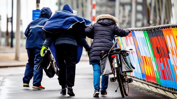 stevige windstoten op dinsdag