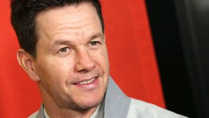 Thumbnail voor Voor- en nafoto: Mark Wahlberg komt in drie weken tijd 13 kilo aan voor filmrol