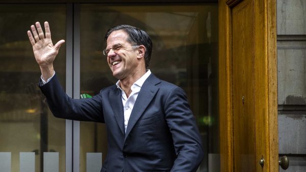 Rutte: EU-landen mogelijk pas in augustus klaar voor coronapas