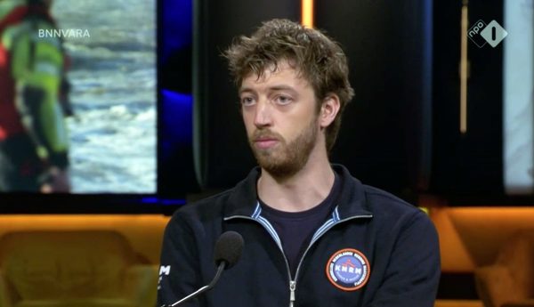 Reddingswerkers Arie en Brend over surfdrama Scheveningen jaar geleden: 'Het was chaos'