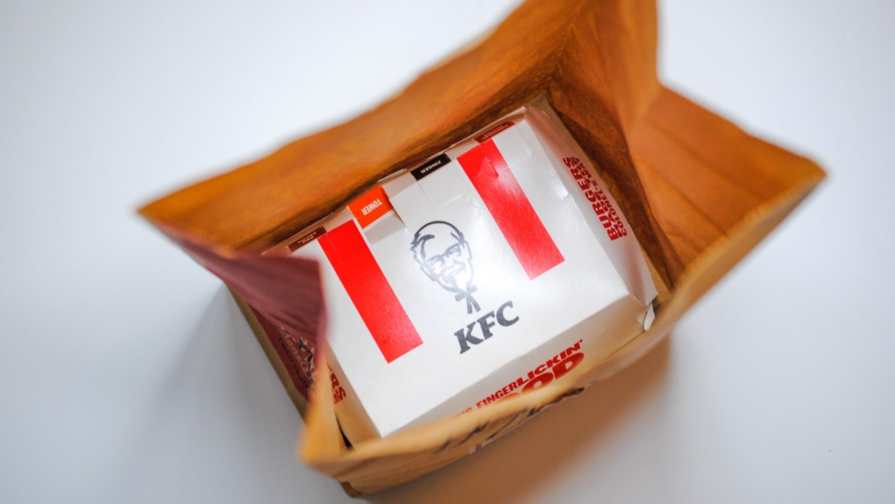 Man die door fout is systeem half jaar gratis KFC-maaltijden at moet gevangenis in