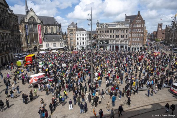 Pro-Palestinabetogers trekken door Nederlandse steden