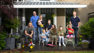 Thumbnail voor Een Huis Leeg: 'De Kraantjes' trekken 'met een lach en een traan' deur achter zich dicht in Nederland