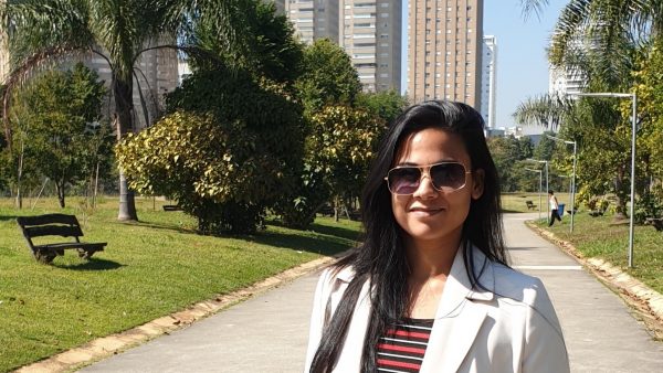 Noelle verloor in Brazilië haar schoonvader aan corona: 'De situatie was mensonterend'