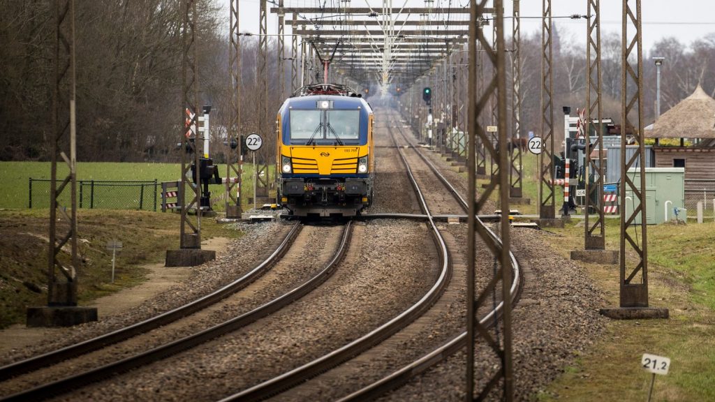 Veertienjarig meisje om het leven gekomen door botsing met trein in Prinsenbeek