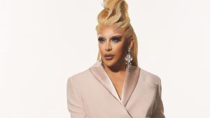 Thumbnail voor Dragqueen Envy Peru kruipt in de huid van Máxima: 'Wil haar zien met glitters en veren'