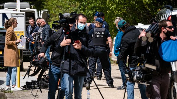 Journalisten weggestuurd bij Belgisch bos vanwege zoektocht voortvluchtige militair Jürgen C
