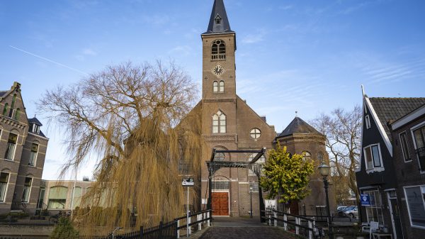 Volendam loopt uit om afscheid te nemen van omgekomen Eva Veerman (28)