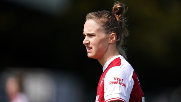 Vivianne Miedema blijft bij Arsenal en Mark Van Bommel keert terug in de voetballerij