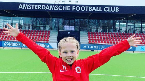 Bobbie (12) allereerste meisje in jongens selectie van AFC Amsterdam_ 'Mijlpaal'