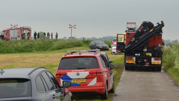 Twee doden door ongeval op overweg in het Friese dorp Bozum