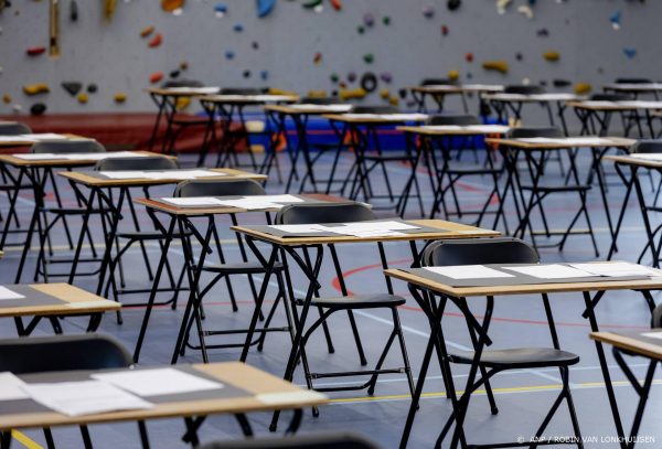 PostNL: examenpost van twaalf scholen vertraagd of zoek