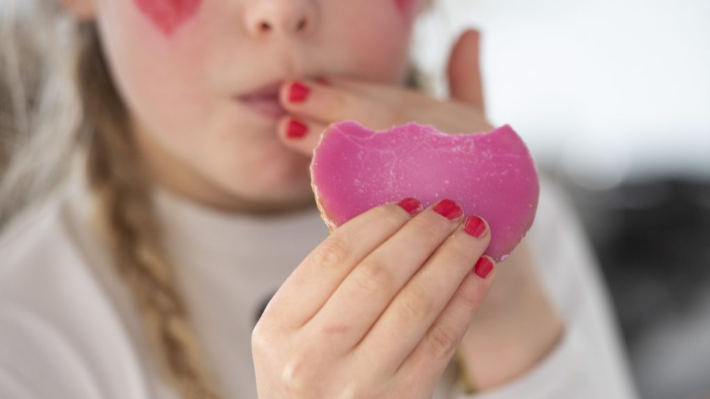 Albert Heijn haalt glutenvrije roze koeken uit schappen vanwege lactose