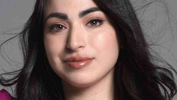 Lale Gül : 'Ik overwoog het nummer van mijn vader te blokkeren'