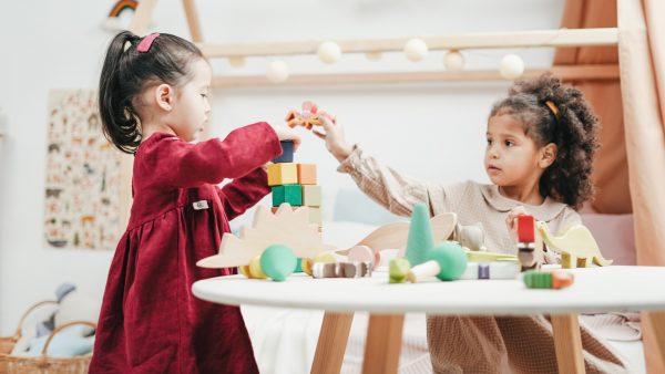 CNV bereikt cao-akkoord voor kinderopvang, lonen structureel 3 procent omhoog