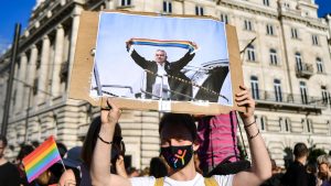 Thumbnail voor Hongarije verbiedt ‘promotie’ van homoseksualiteit met nieuwe wet