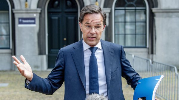 Rutte reageert op ophef na bezoek koning aan Oranjestraat