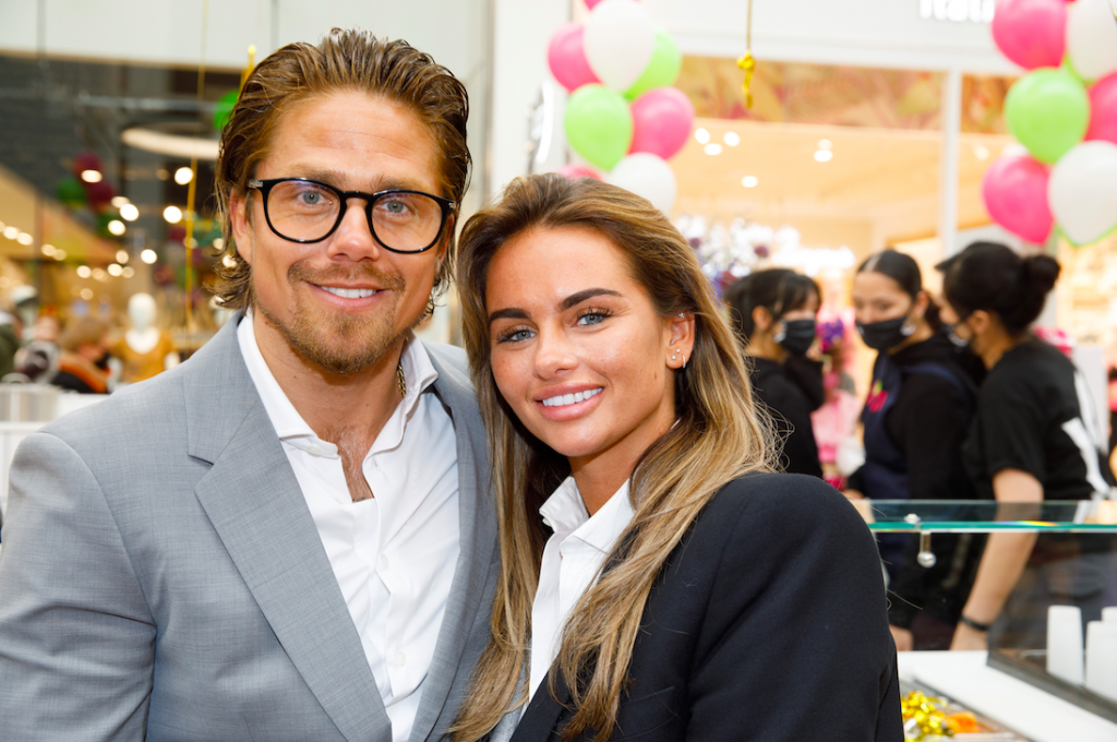 Sarah, André en Rachel Hazes vieren samen Vaderdag in Amsterdam