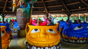 Thumbnail voor Adieu, Monsieur Cannibale: controversiële Efteling-attractie met draaiende kookpotten verdwijnt