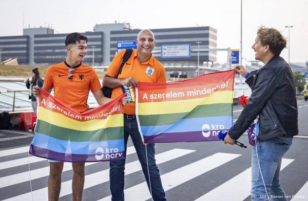 UEFA verbiedt regenboogvlaggen in fanzone Oranje in Boedapest