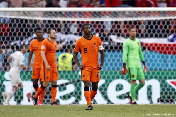 Het EK is voorbij voor Oranje na rode kaart De Ligt