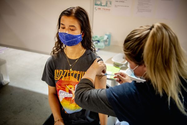 Advies Gezondheidsraad: 'Vaccineer kinderen tussen 12 en 17 jaar die dat willen'