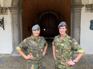 Thumbnail voor Vrouwelijke militairen over machocultuur KMA: 'Alles wat je als vrouw doet, wordt uitvergroot'