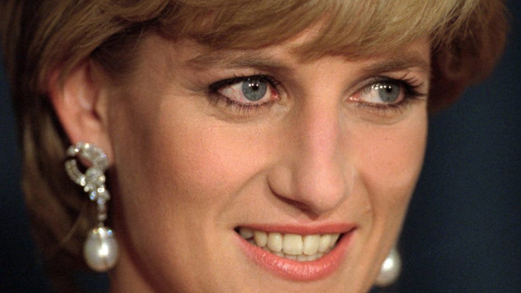 Prinsen Harry en William onthullen standbeeld moeder Diana - LINDA.nl