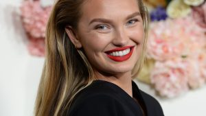 Thumbnail voor Romee Strijd onthult geslacht van tweede kindje met confetti én rookbom