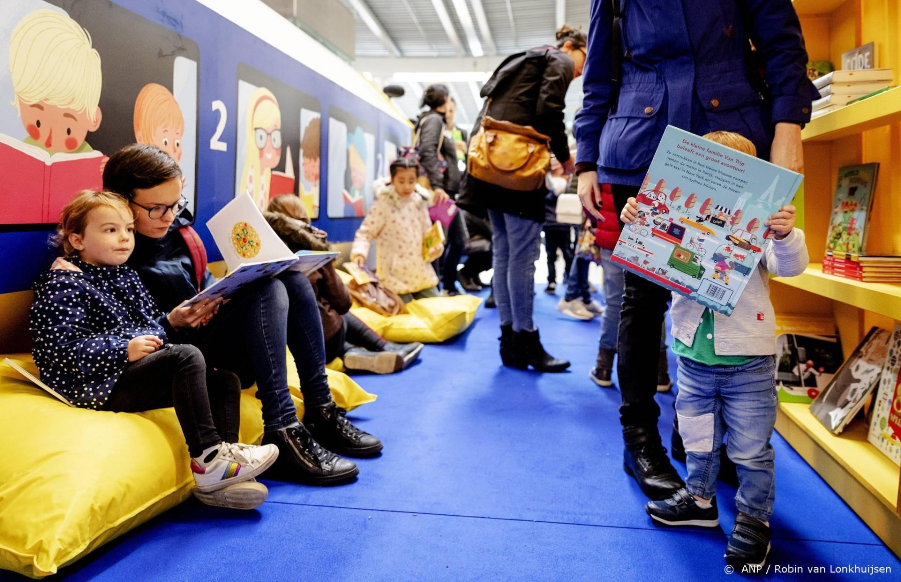 Kinderboekenschrijvers maken speciale zomerverhalen om lezen te stimuleren
