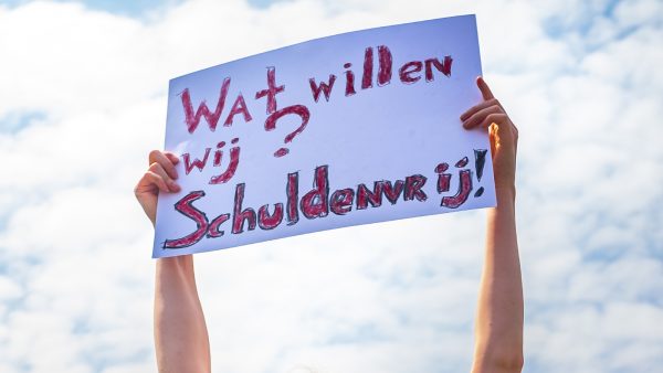 SER-jongeren: huidig leenstelsel moet weg, basisbeurs terug