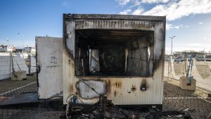 Thumbnail voor Urker heeft spijt van brandstichting GGD-teststraat: 'Het is schandelijk'