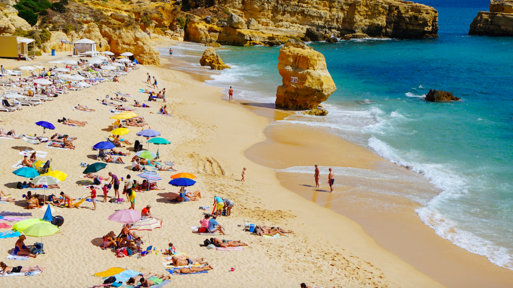 Populaire vakantieregio Algarve in Portugal toch weer op oranj