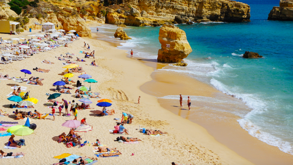 Populaire vakantieregio Algarve in Portugal toch weer op oranj