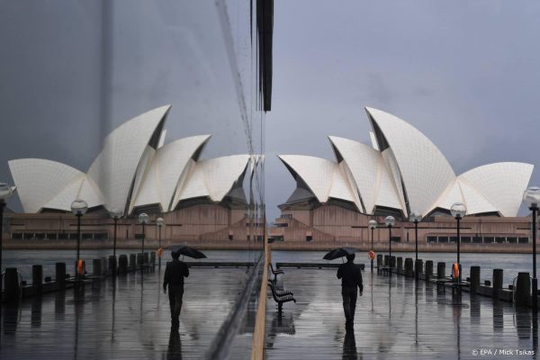 Australië meldt eerste coronadode dit jaar, recordaantal besmettingen