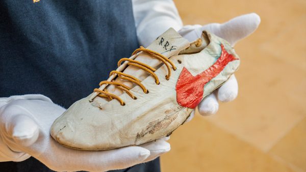 routine Onaangeroerd balans Deze Nike-schoenen worden de duurste schoenen ooit (ja, echt) - LINDA.nl