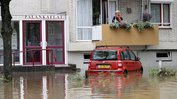 De Maas bereikt hoogste waterstand sinds 1995