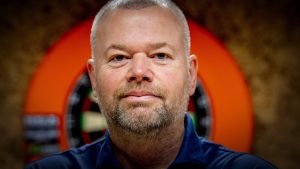 Thumbnail voor Silvia (55) over relatie met Raymond van Barneveld: 'Nóg een jaar met hem was mijn ondergang geworden'