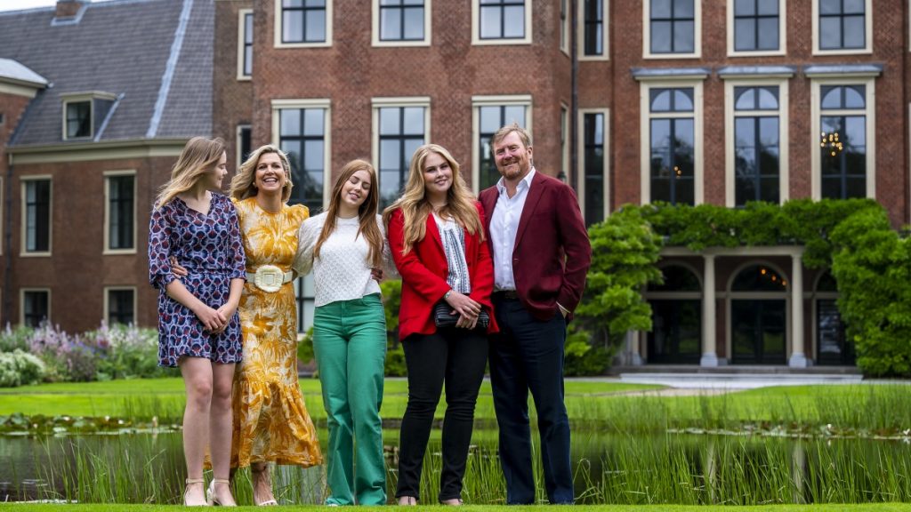 Koning beschrijft ultiem gevoel van vrijheid: ‘Met mijn gezin op de boot zonder beveiliging’