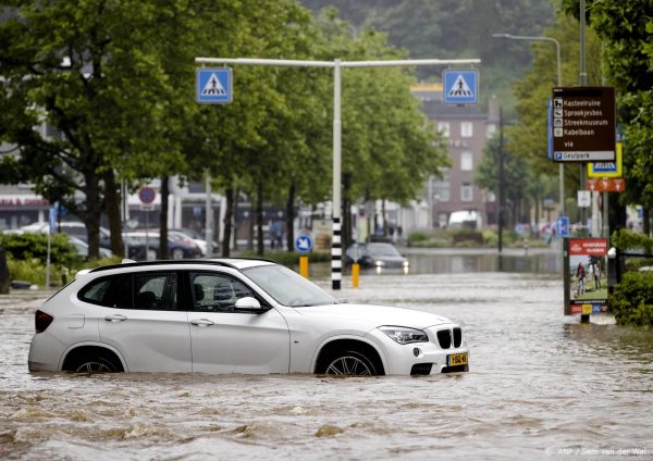 Ruim 10.000 mensen uit 4700 woningen in Venlo geëvacueerd