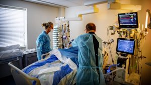 Thumbnail voor Ziekenhuizen zien grootste toename coronapatiënten sinds mei