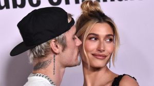 Thumbnail voor Justin en Hailey Bieber hinten op een zwangerschap, fans gaan los