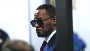 Thumbnail voor 'R. Kelly misbruikte naast meisjes ook minderjarige jongen van 17 jaar'