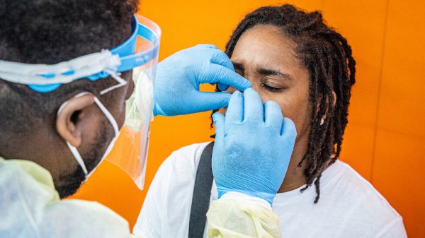 Laag aantal nieuwe coronabesmettingen, maar vertekend door storing