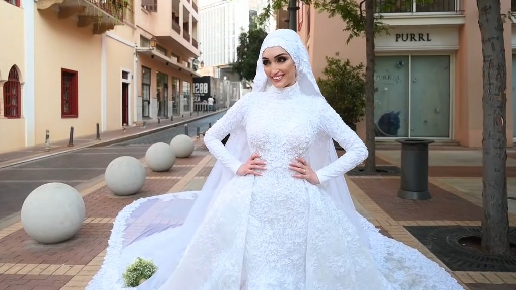 Bruid uit Beiroet blikt na een jaar terug op verwoestende explosie