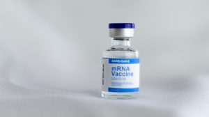 Thumbnail voor Jongeren vanaf 12 jaar kunnen nu ook Moderna-vaccin krijgen